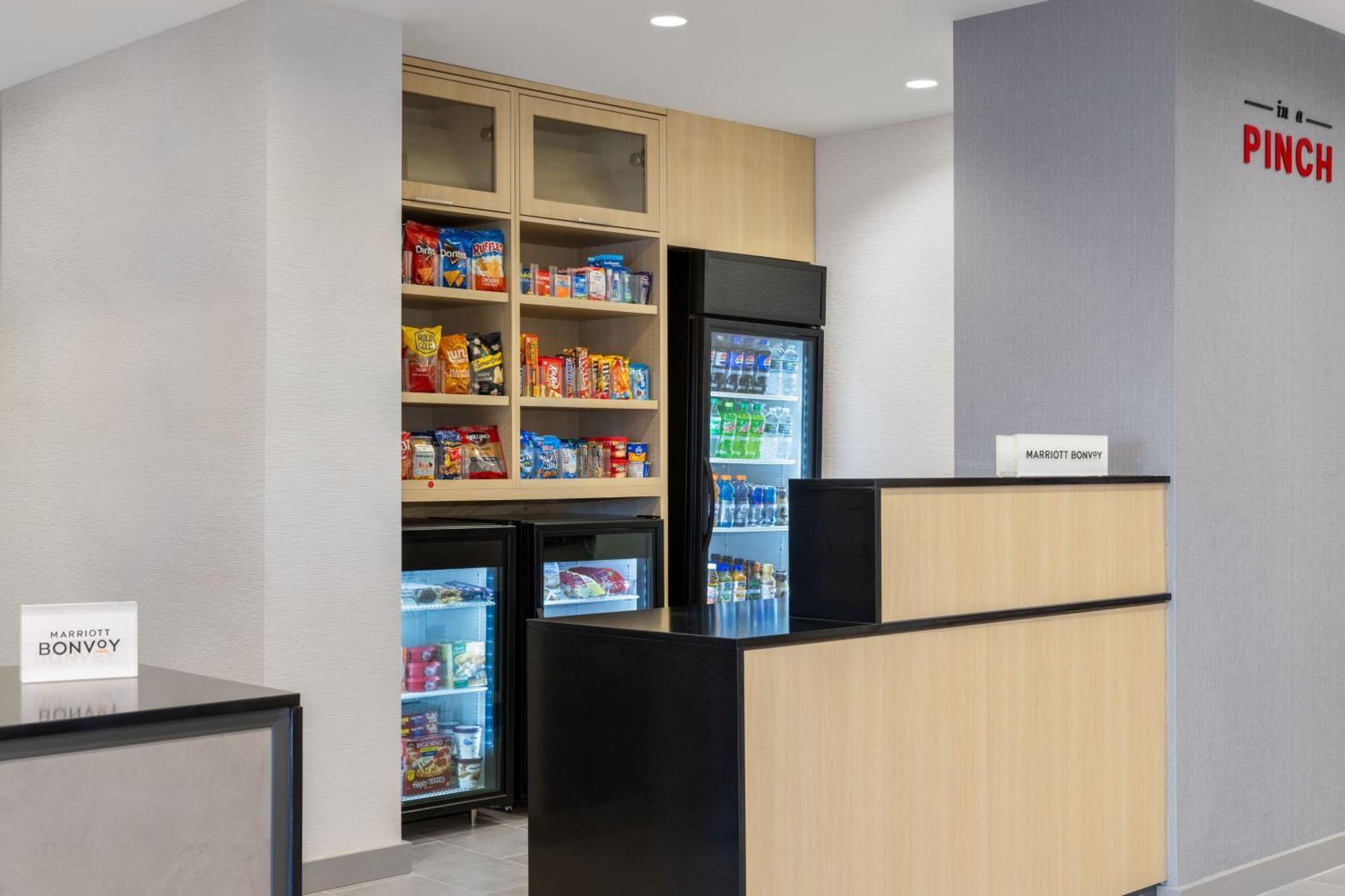 Towneplace Suites By Marriott Geneva At Spire Academy Zewnętrze zdjęcie