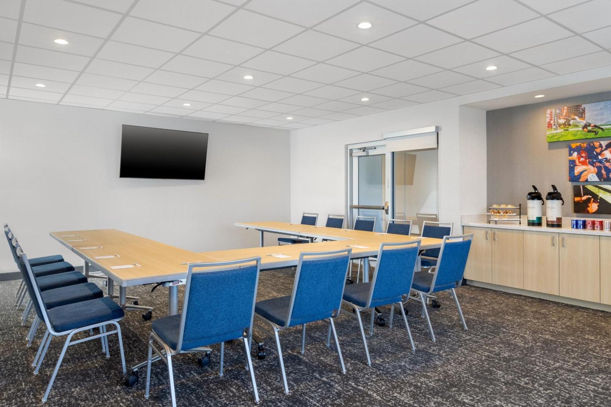 Towneplace Suites By Marriott Geneva At Spire Academy Zewnętrze zdjęcie