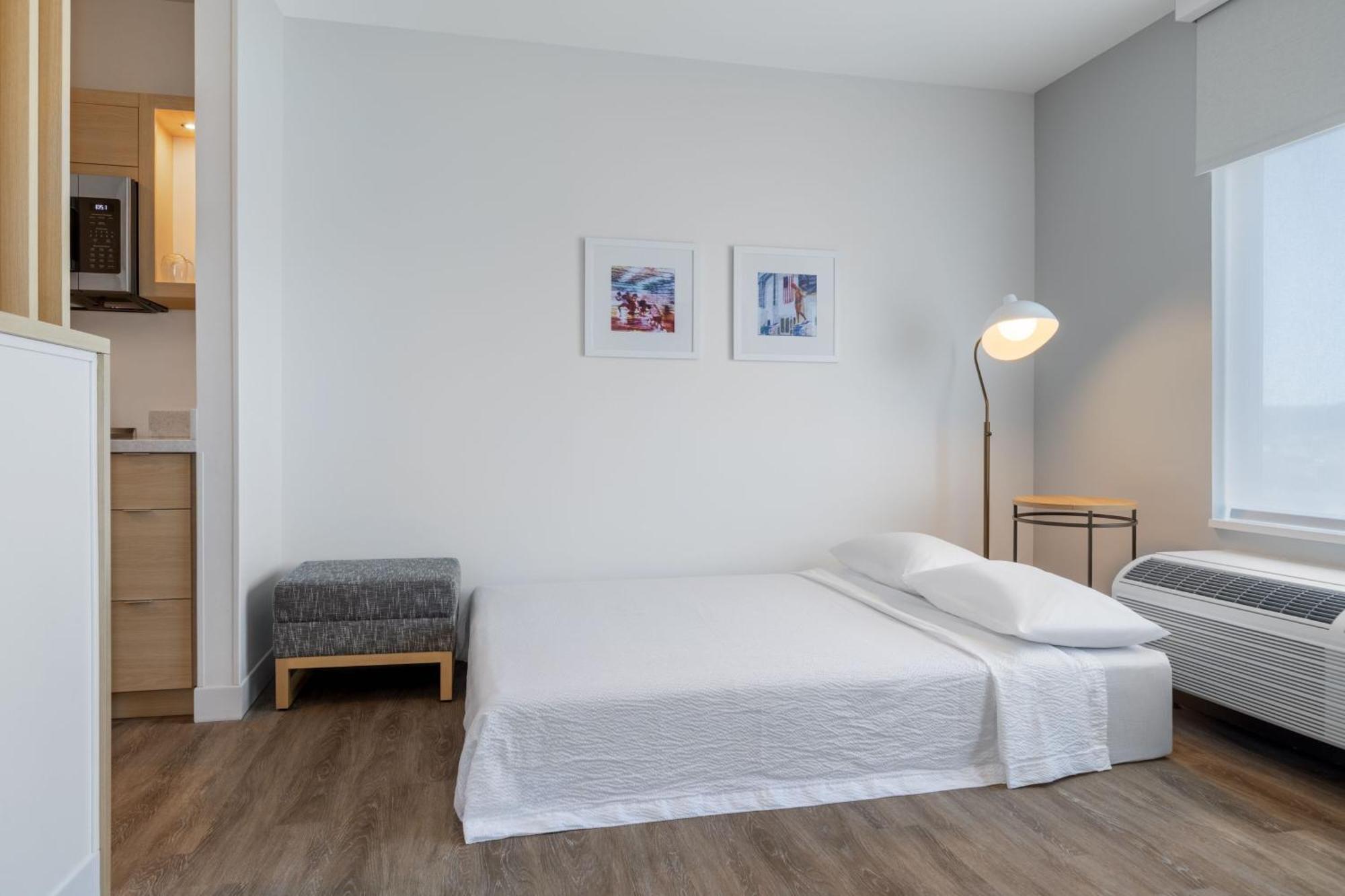 Towneplace Suites By Marriott Geneva At Spire Academy Zewnętrze zdjęcie