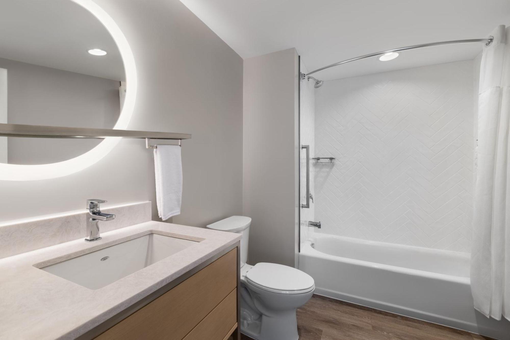 Towneplace Suites By Marriott Geneva At Spire Academy Zewnętrze zdjęcie