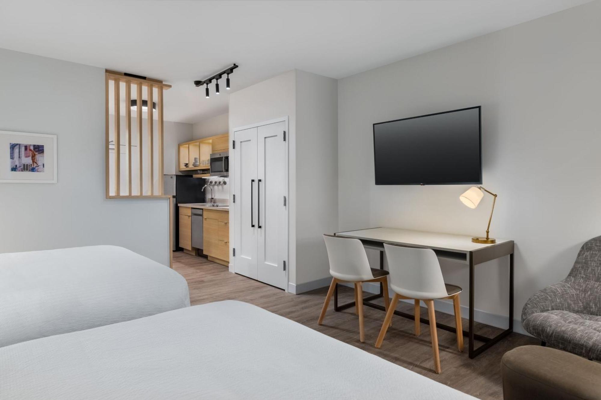 Towneplace Suites By Marriott Geneva At Spire Academy Zewnętrze zdjęcie